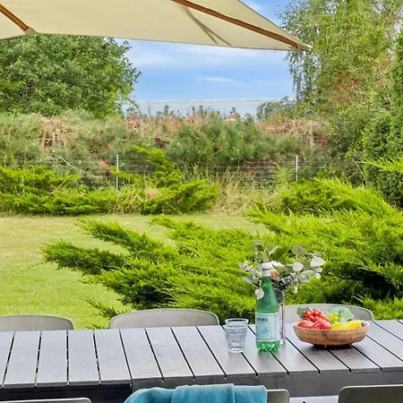 Emeli - 100m From The Sea By Interhome